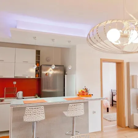 Orange * Скоп'є